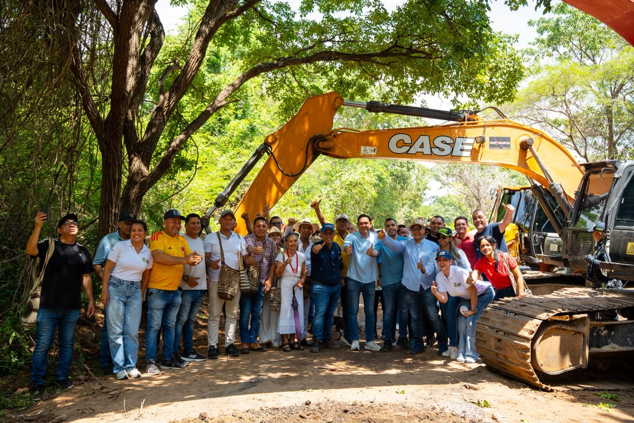 “Ernesto Orozco le está cumpliendo a la Sierra Nevada”: comunidad celebra pavimentación de la vía Río Seco–La Mina